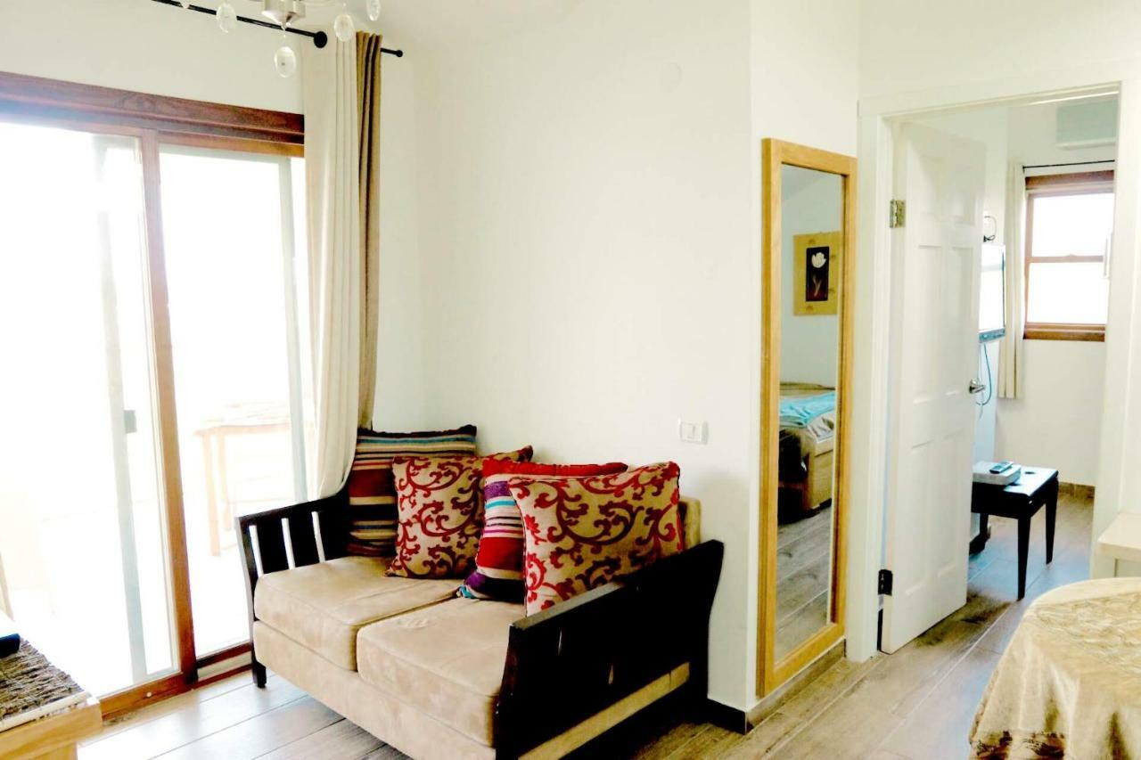 קדמת צבי Villa Eksteriør billede